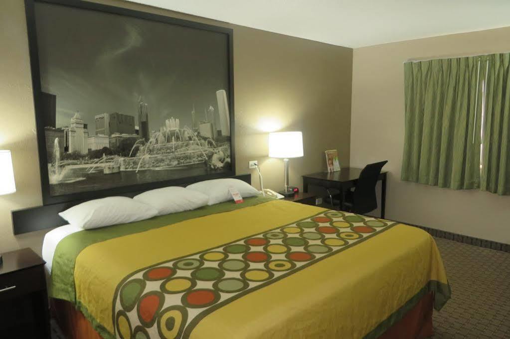 Super 8 By Wyndham Mundelein/Libertyville Area Ngoại thất bức ảnh